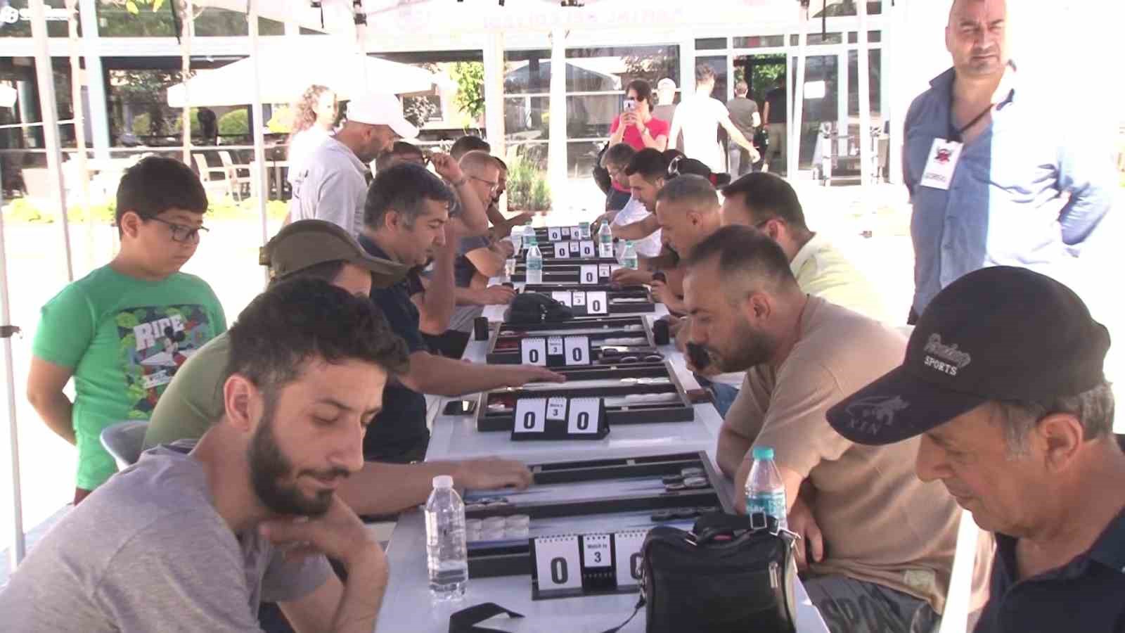 KARTAL BELEDİYESİ TARAFINDAN İLÇEDE TAVLA TURNUVASI DÜZENLENDİ. TURNUVA, HEYECAN VE
