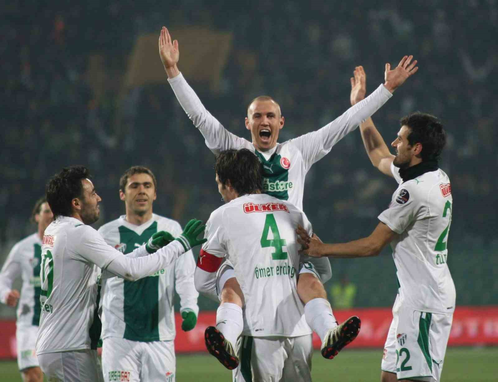 KENNY MİLLER TÜRKİYE'YE DÖNMEK İSTİYOR. MİLLER 2010-2011 SEZONUNDA BURSASPOR FORMASI