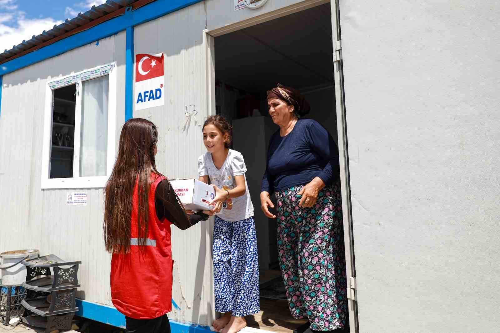 TÜRK KIZILAY’IN VEKALETLE KURBAN KESİM KAMPANYASIYLA HAZIRLANAN KURBAN PAYLARI, KAHRAMANMARAŞ