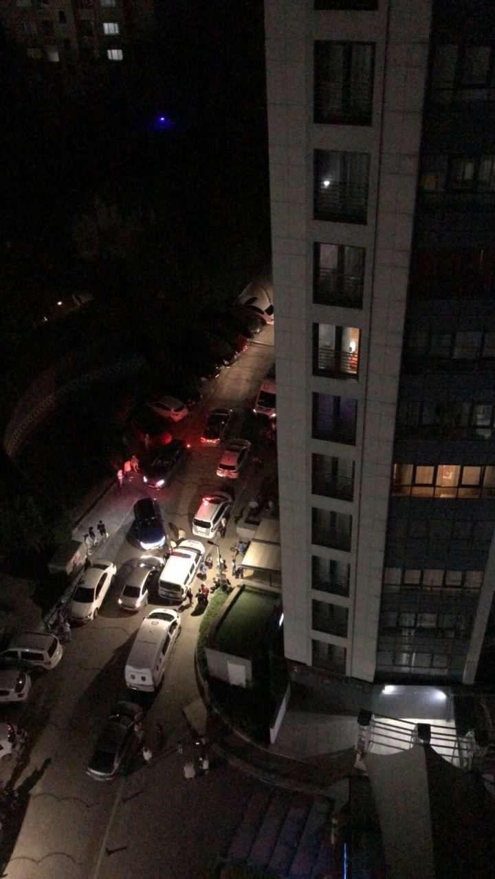 KÜÇÜKÇEKMECE'DE BİR ŞAHIS TARTIŞTIĞI KADINI BIÇAKLAYARAK ÖLDÜRDÜ