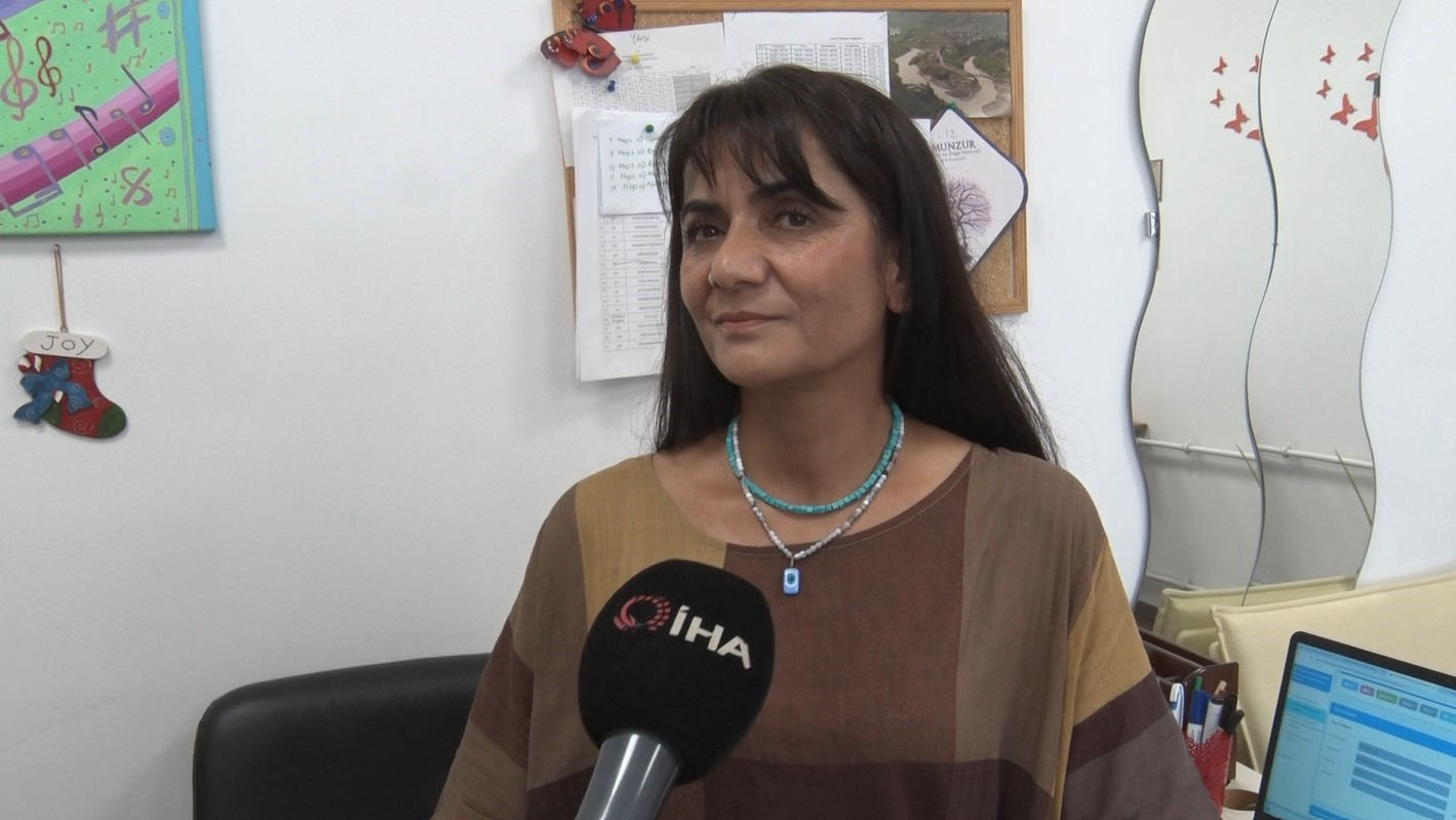 TERCİH YAPMAK İÇİN OKULA GELEN ÖĞRENCİLERLE YIL BOYUNCA BERABER ÇALIŞTIKLARINI