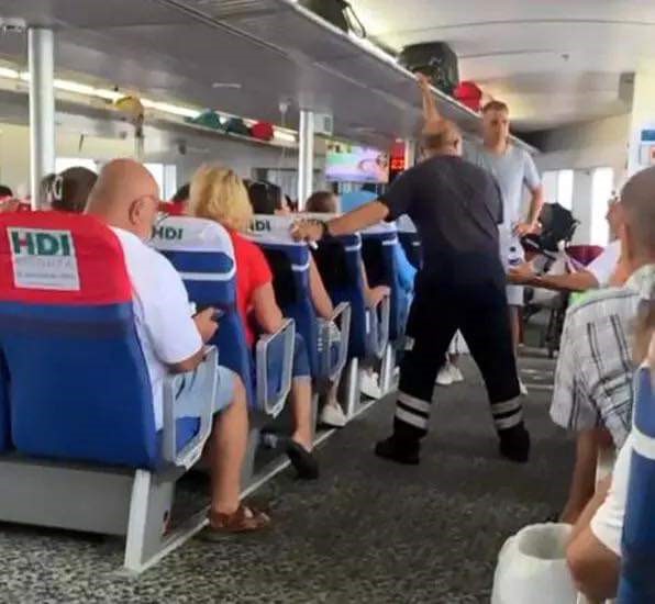MARMARA DENİZİ'NDE FERİBOTTA FIRTINAYA YAKALANAN YOLCULAR O ANLARI CEP TELEFONU