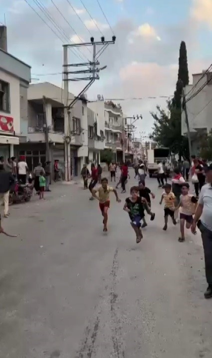 Taşlı sopalı kavga: 1 yaralı MERSİN'DE YABANCI UYRUKLU İKİ GRUBUN TAŞLI SOPALI KAVGASINDA 1 KİŞİ