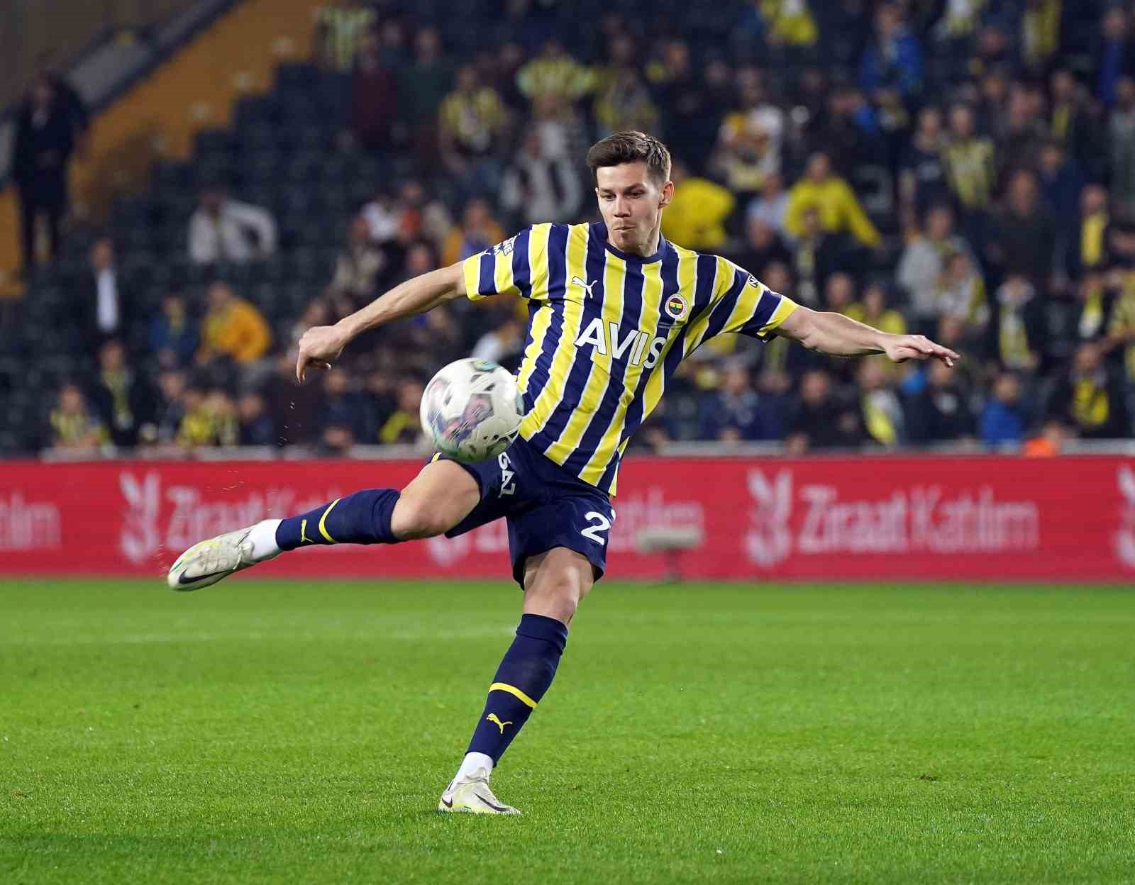 FENERBAHÇE, SLOVEN OYUNCU MİHA ZAJC İLE 3 YILLIK YENİ SÖZLEŞME