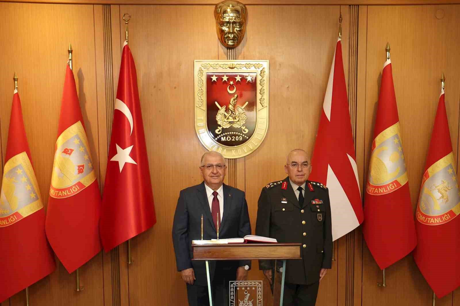 MİLLÎ SAVUNMA BAKANI YAŞAR GÜLER, KARA KUVVETLERİ KOMUTANLIĞINI, HAVA KUVVETLERİ