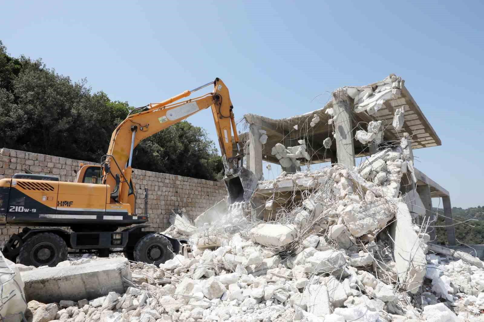 MUDANYA BELEDİYESİ İLÇE GENELİNDE YAPILAN KAÇAK VE İMARA AYKIRI YAPILARLA