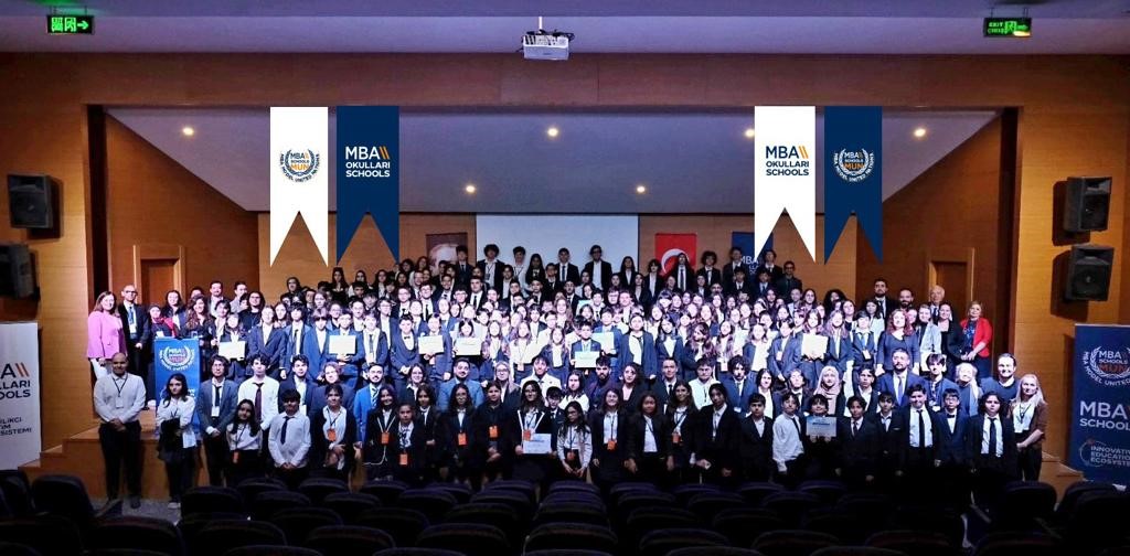 MBA OKULLARI ORTAOKUL VE LİSE ÖĞRENCİLERİ, KÜRESEL SORUNLARA İNGİLİZCE DİLİNDE