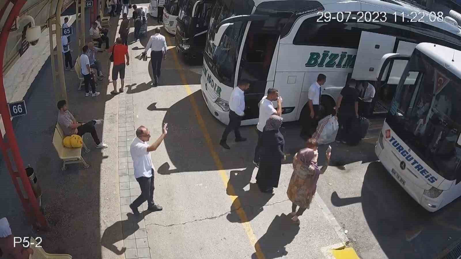 BURSA’DAN KARS’A GİTMEK ÜZERE YOLA ÇIKAN YOLCU OTOBÜSÜ, KARS’IN SARIKAMIŞ