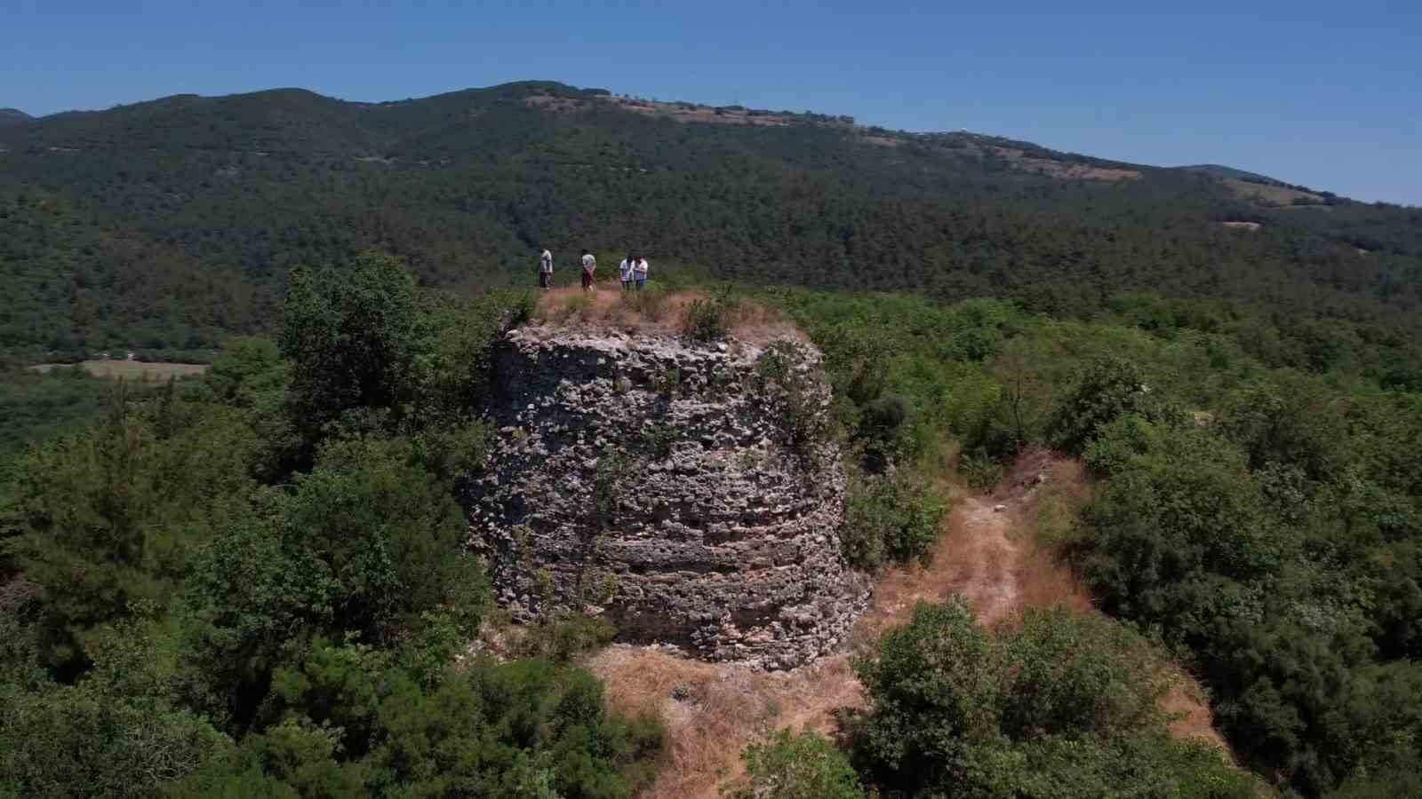 BURSA’DA BİZANS İMPARATORLUĞU DÖNEMİNDE YAPILAN KESTELEK KALESİ YAPILACAK RESTORASYONLA GÜN