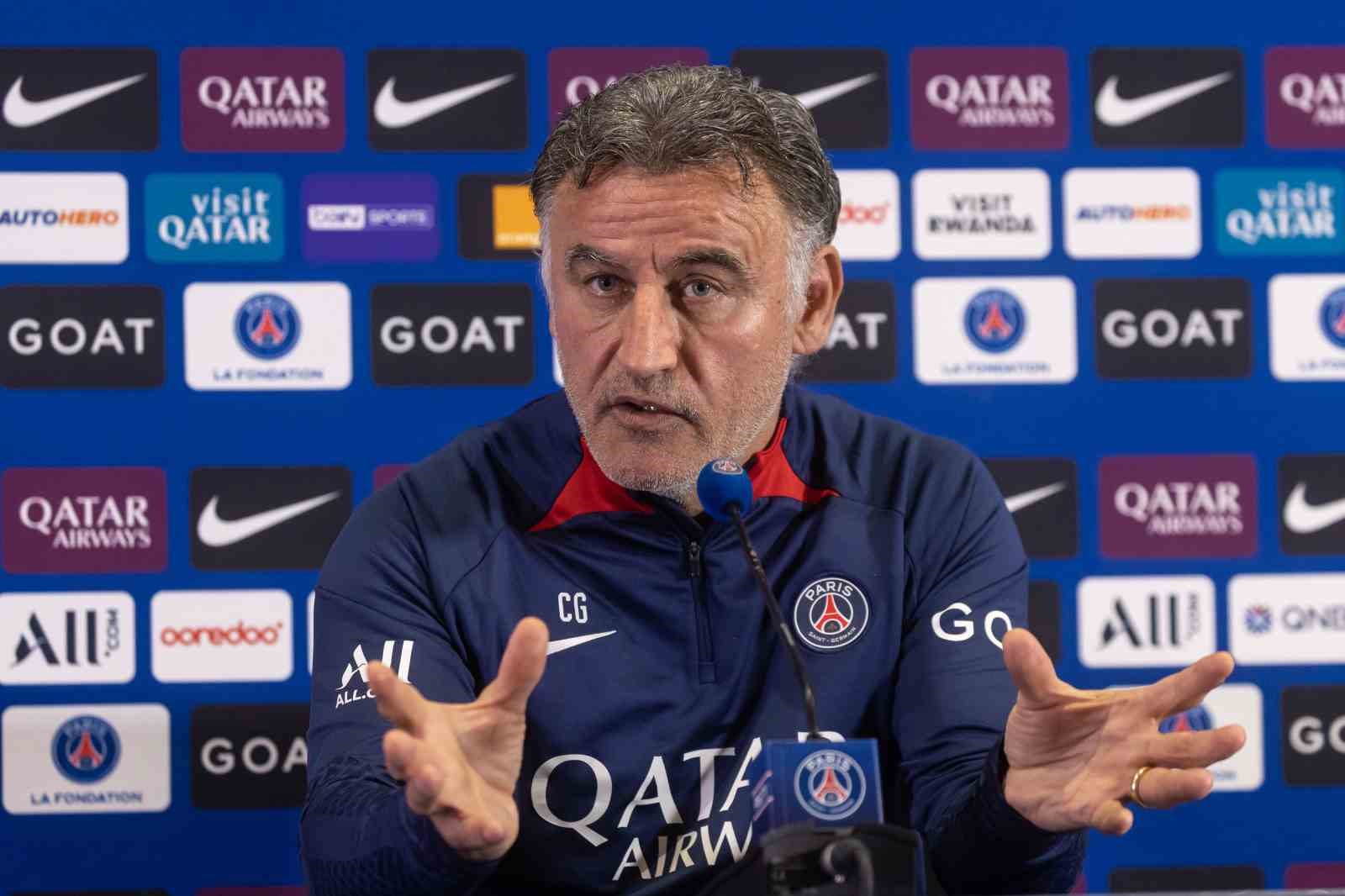 FRANSIZ TEMSİLCİSİ PARİS SAİNT-GERMAİN (PSG), TEKNİK DİREKTÖR CHRİSTOPHE GALTİER İLE