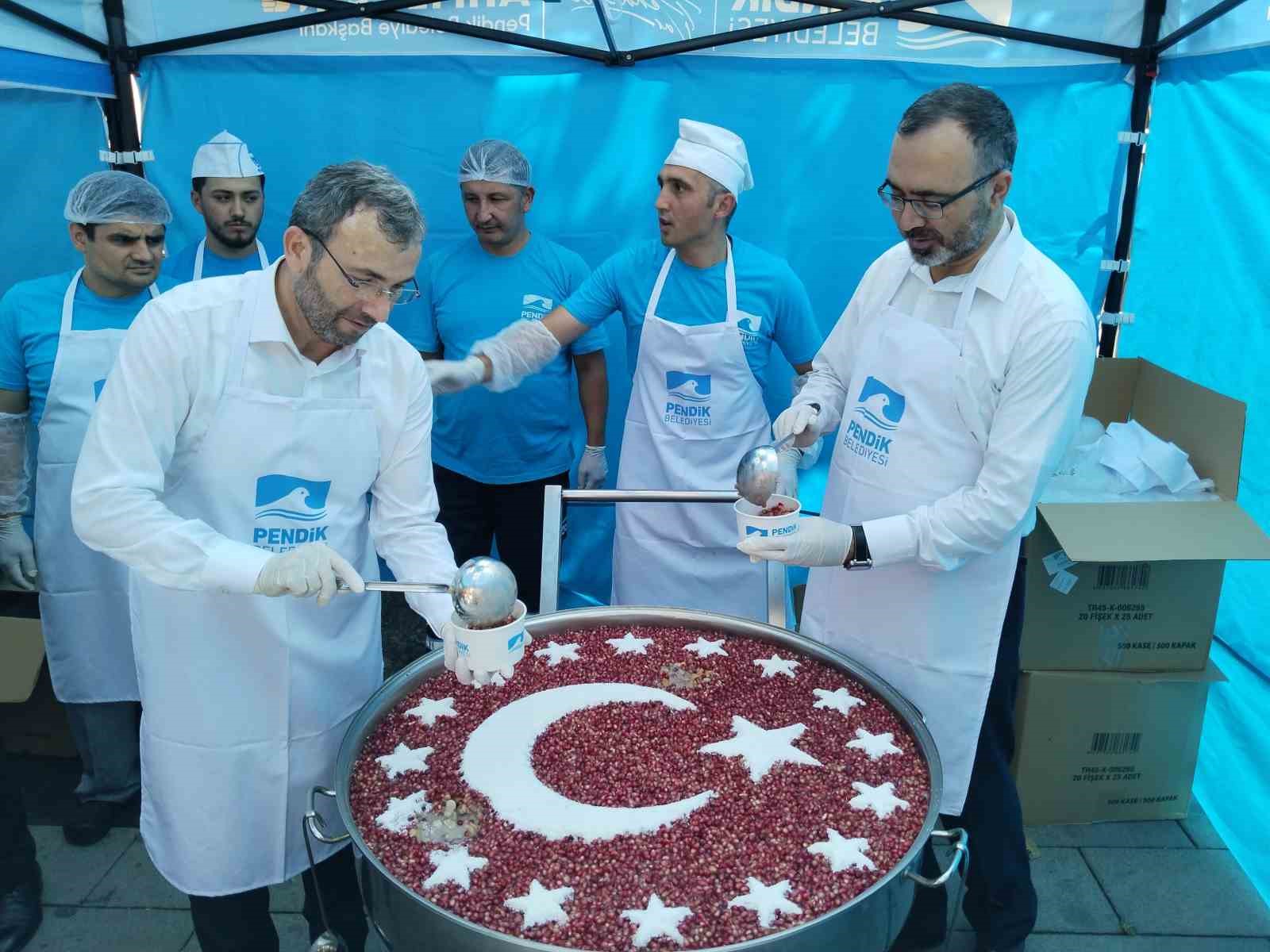 PENDİK’TE 10 BİN KİŞİYE AŞURE DAĞITILDI