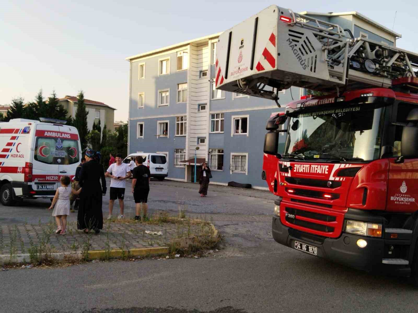 PENDİK'TE İKİ SEVGİLİ OTURDUKLARI EVİ YAKTI