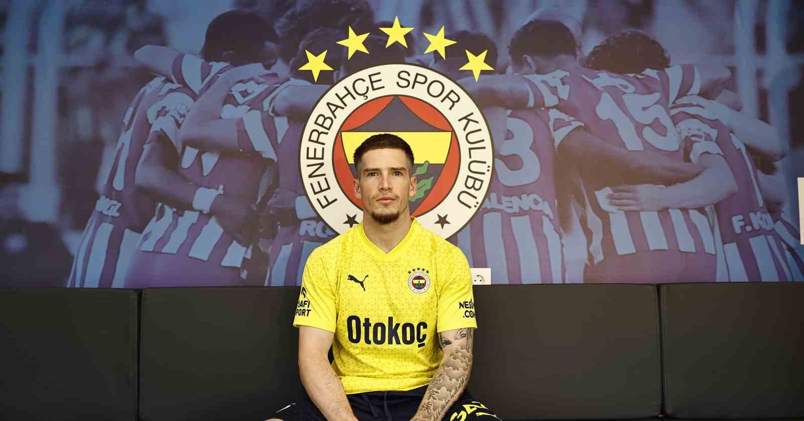 FENERBAHÇE’NİN YENİ TRANSFERİ RYAN KENT, TAKIM ARKADAŞLARININ KENDİSİNİ ÇOK İYİ