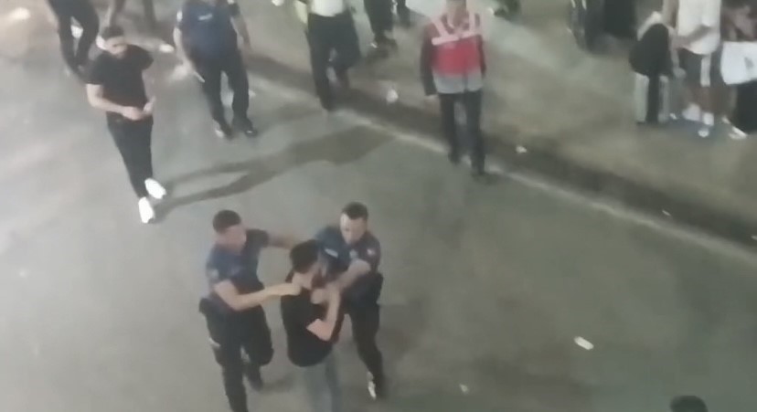SABİHA GÖKÇEN HAVALİMANI’NDA SÜRÜCÜLER ARASINDA YOL VERME YÜZÜNDEN ÇIKAN KAVGA