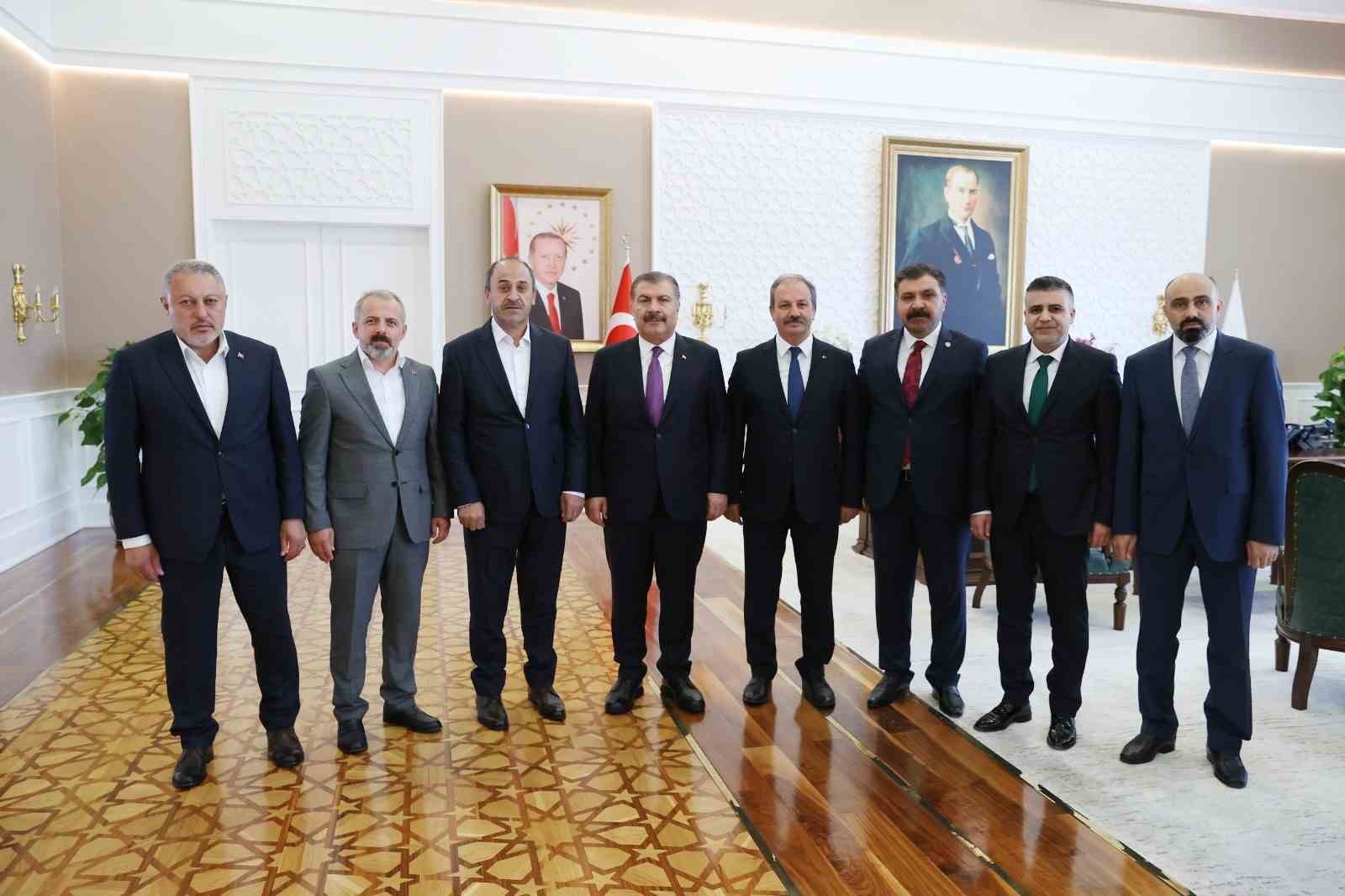 SAĞLIK-SEN GENEL BAŞKANI MAHMUT FARUK DOĞAN VE YÖNETİM KURULU ÜYELERİ,