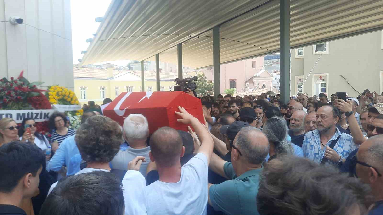 İSTANBUL'DA TEDAVİ GÖRDÜĞÜ HASTANEDE HAYATINI KAYBEDEN MFÖ GRUBUNUN ÜYELERİNDEN USTA