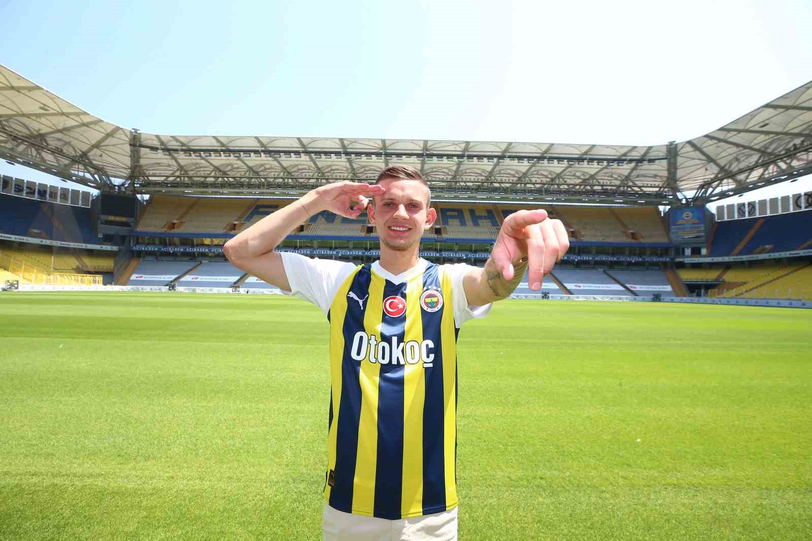 SEBASTİAN SZYMANSKİ