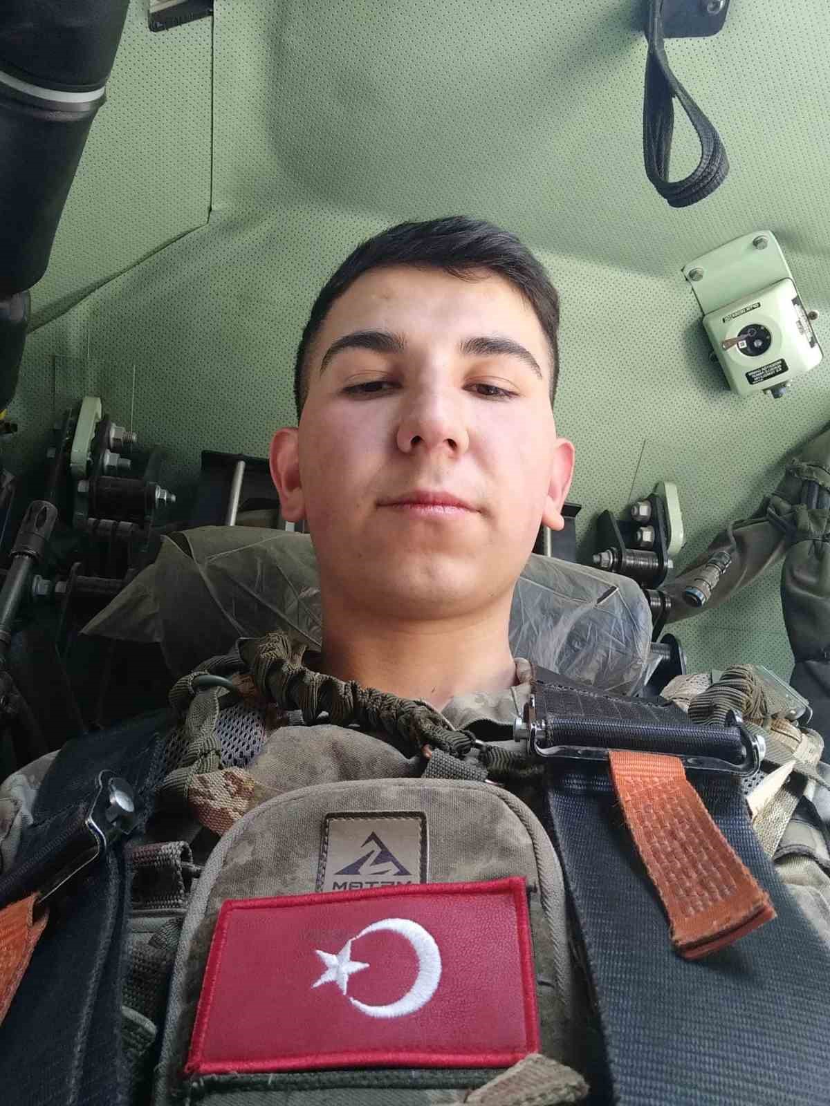 HAKKARİ-VAN KARAYOLUNDA BUGÜN MEYDANA GELEN TRAFİK KAZASINDA P.SÖZ.ER RAMAZAN SARIKAYA