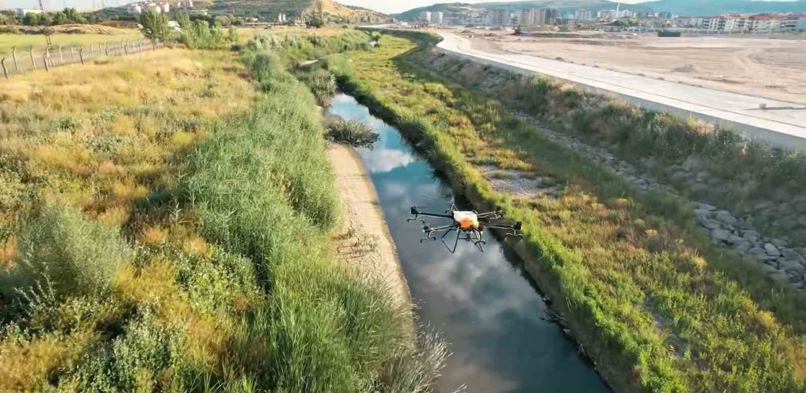 SİNCAN BELEDİYESİ, VEKTÖREL MÜCADELEDE YENİ BİR DÖNEM BAŞLATTI. EKİPLER İLAÇLAMA