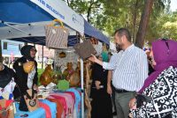 SINDIRGI İLÇESİNDE SIFIR ATIK PROJESİ İLE KADINLARIN ELLERİNDE ŞEKİLLENEN SANAT