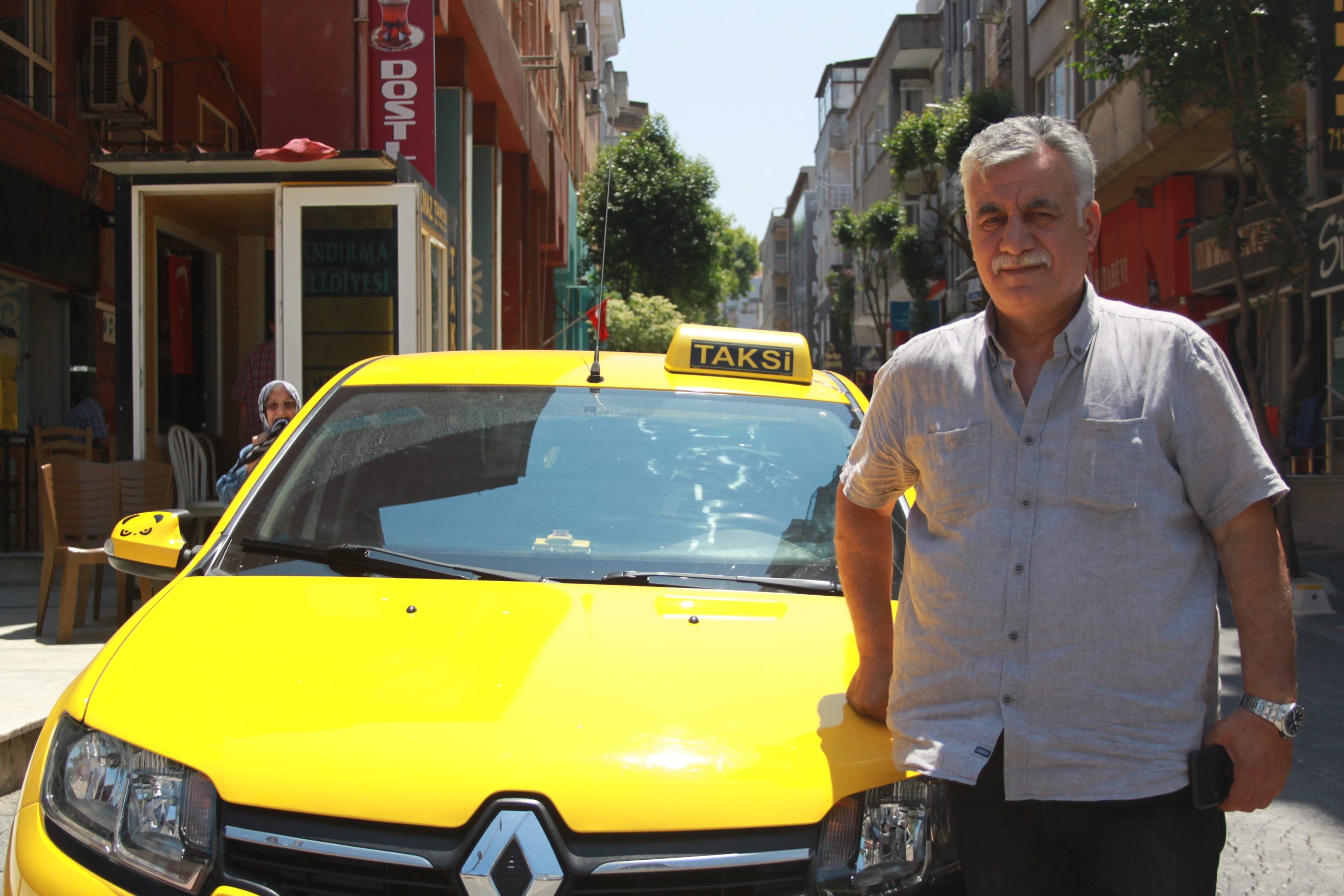 Son zamanlarda yapılan taksi mi daha ucuz otobüs mü tartışmaları,