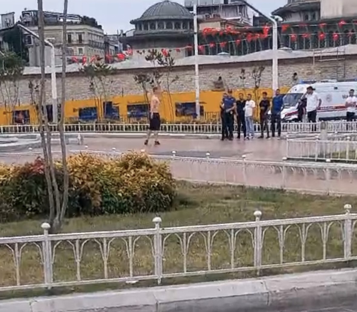 DAKİKALARDA KENDİSİNE ZARAR VEREN ŞAHIS, POLİS EKİPLERİNİN İKNA ÇABALARI SONUCU