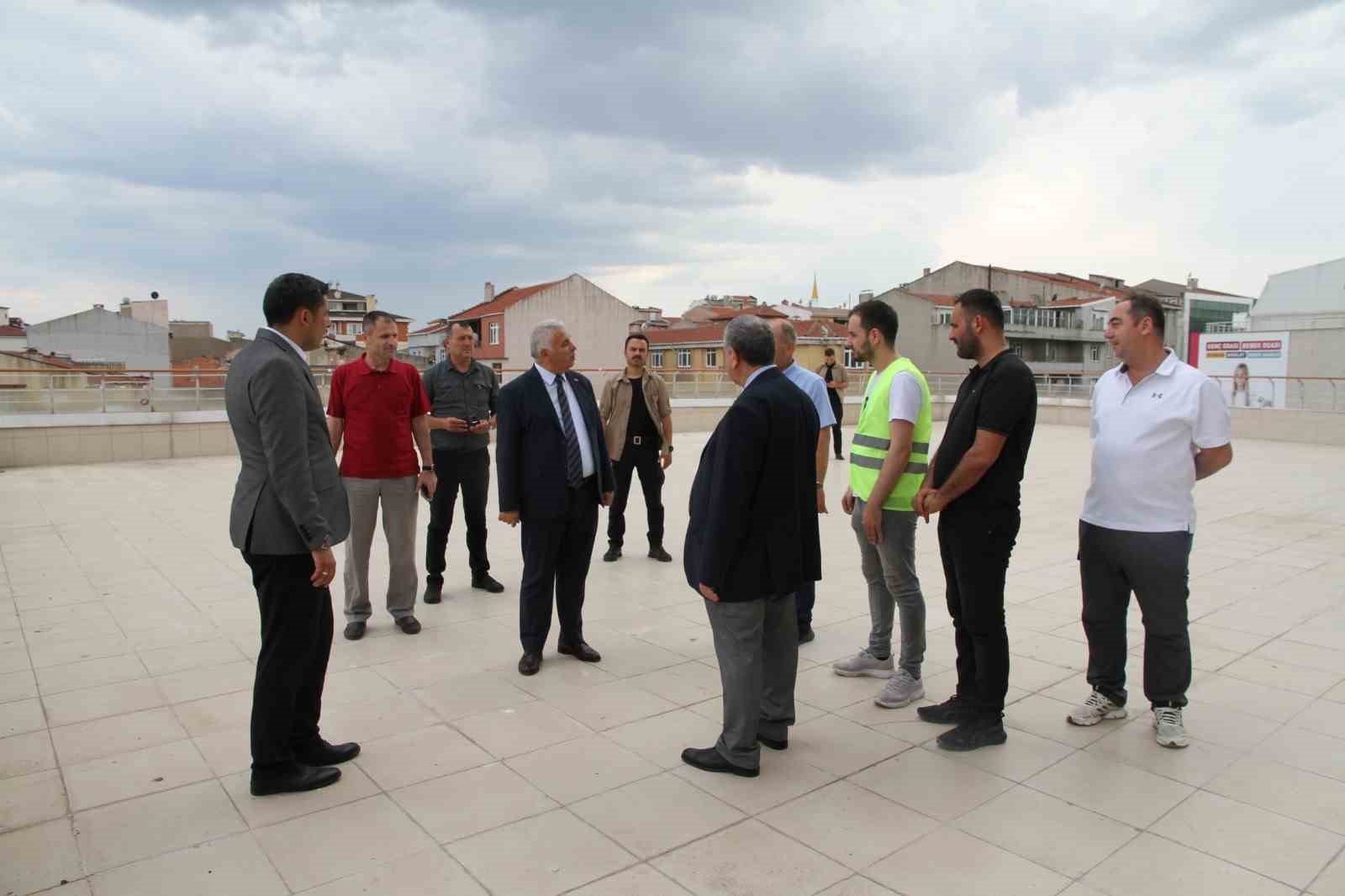 İNCELEME SIRASINDA VALİ YILDIRIM’A, TEKİRDAĞ CUMHURİYET BAŞSAVCISI SONER GÜL, BÖLGE