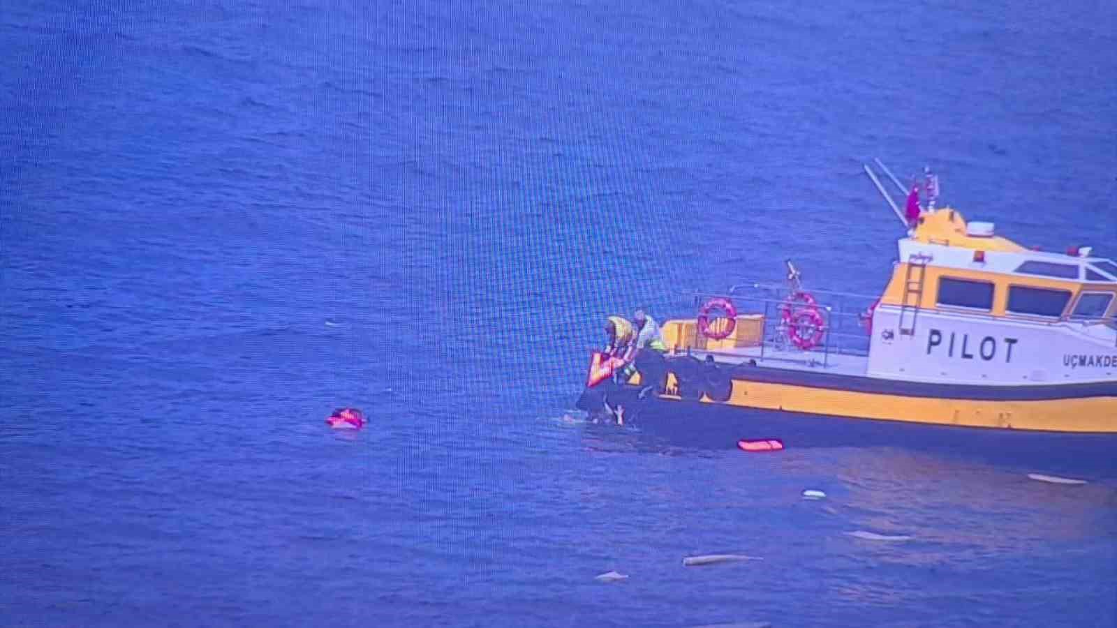 MARMARA DENİZİ'NİN TEKİRDAĞ KIYILARINDA FACİANIN EŞİĞİNDEN DÖNÜLDÜ. ALABORA OLAN TEKNEDEKİ