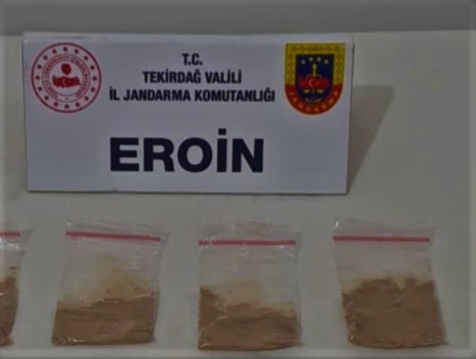 TEKİRDAĞ’DA JANDARMA EKİPLERİNCE UYUŞTURUCUYA YÖNELİK YAPILAN ÇALIŞMALARDA 5 ŞÜPHELİ YAKALANDI.