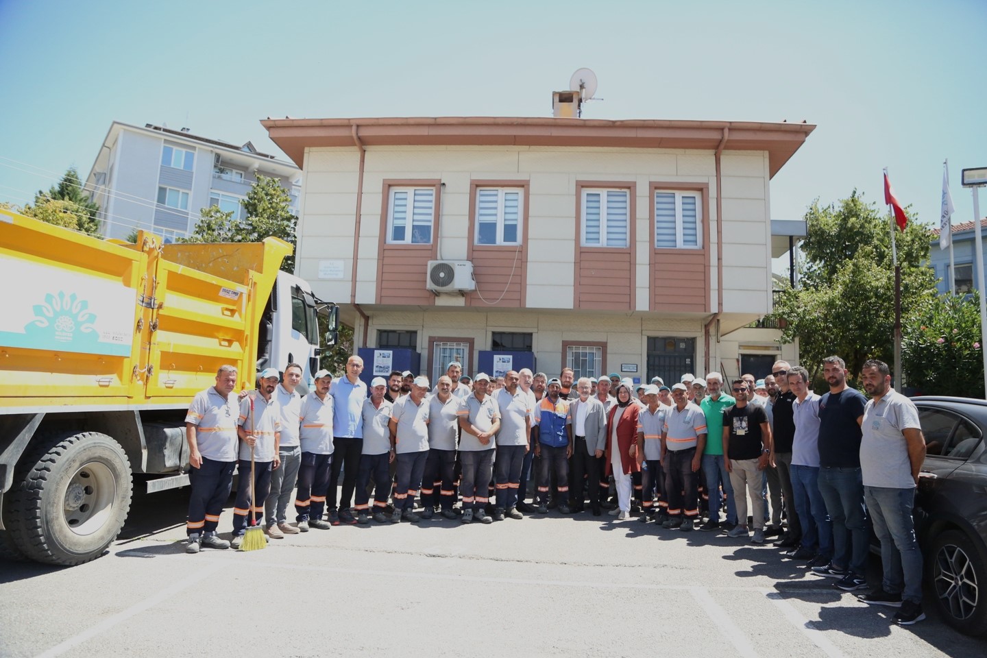 TEMİZ KENT İÇİN ÇALIŞMALARINI SÜRDÜREN NİLÜFER BELEDİYESİ, HER HAFTA BİR