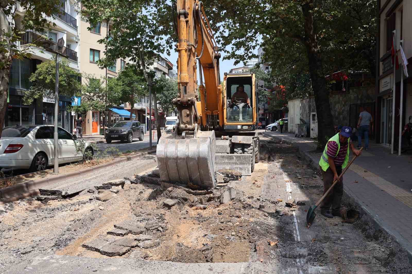 YILDIRIM’IN MEVCUT YOLLARINI DAHA SAĞLIKLI HALE GETİRMEK HEDEFİYLE ALTYAPI ÇALIŞMALARINA