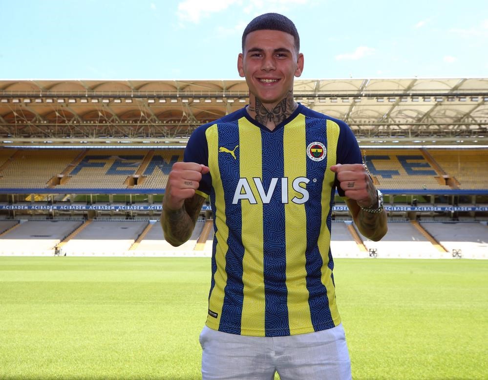 FENERBAHÇE, FUTBOLCUSU TİAGO ÇUKUR’UN BELÇİKA TAKIMLARINDAN BEVEREN’E KİRALANDIĞINI AÇIKLADI.