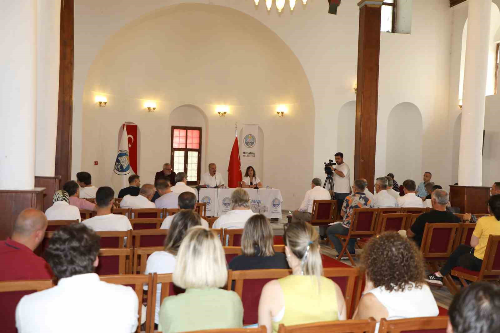 MUDANYA BELEDİYESİ’NİN TEMMUZ AYI MECLİS TOPLANTISI TİRİLYE KÜLTÜR MERKEZİ’NDE GERÇEKLEŞTİRİLDİ.