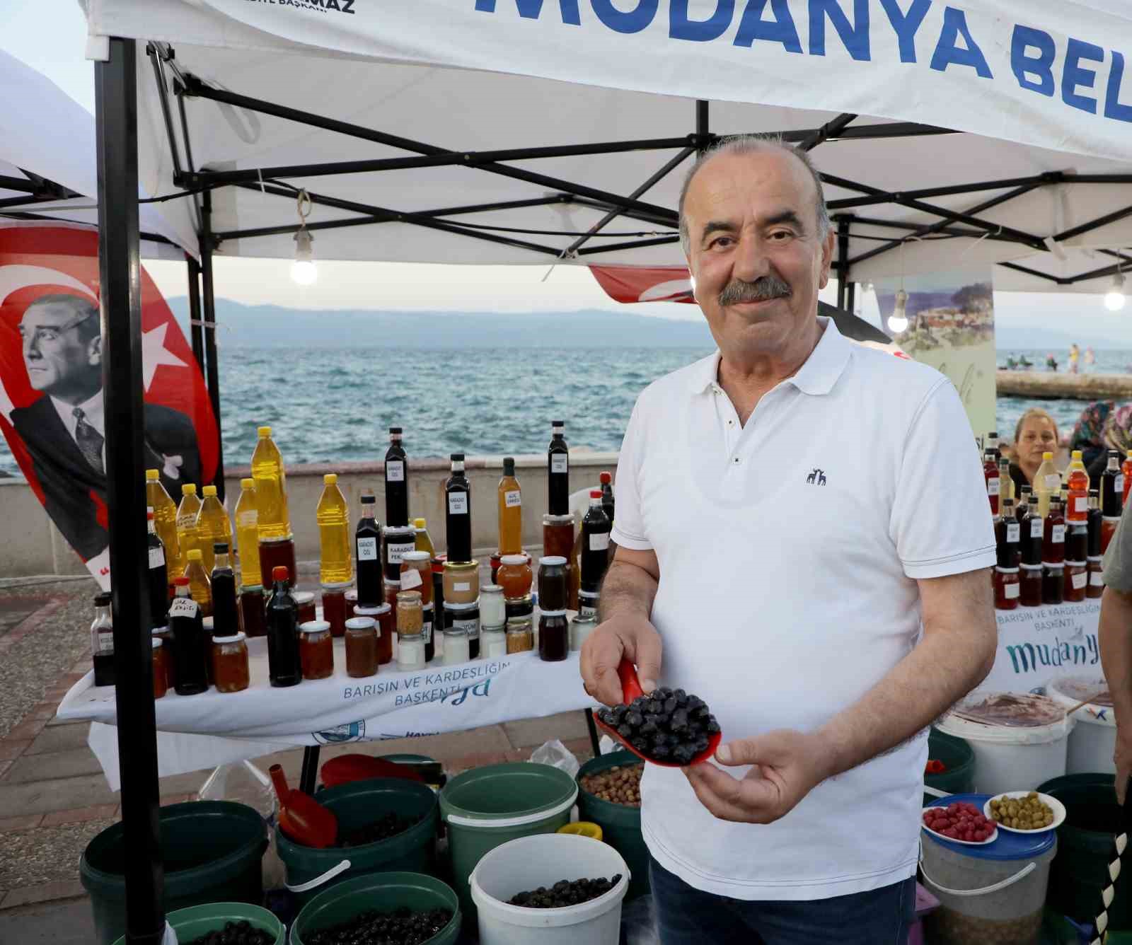 KALİTELİ ZEYTİN ÜRETİMİ, TARİHİ VE DOĞAL GÜZELLİKLERİYLE ANILAN TİRİLYE’DE ZEYTİN