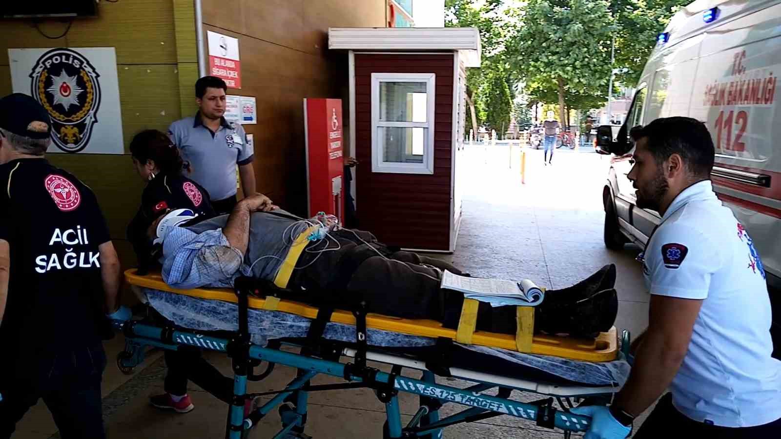 BURSA'NIN İNEGÖL İLÇESİNDE CEVİZ BAHÇESİNDE MEYDANA GELEN KAZADA TRAKTÖR DEVRİLDİ;