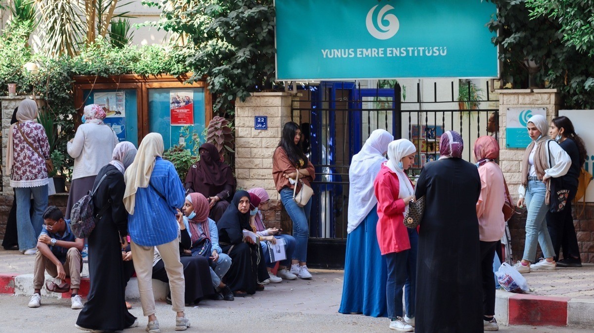 YUNUS EMRE ENSTİTÜSÜ, YURT DIŞINDA AÇTIĞI İLK TEMSİLCİLİKLERİ ARASINDA BULUNAN