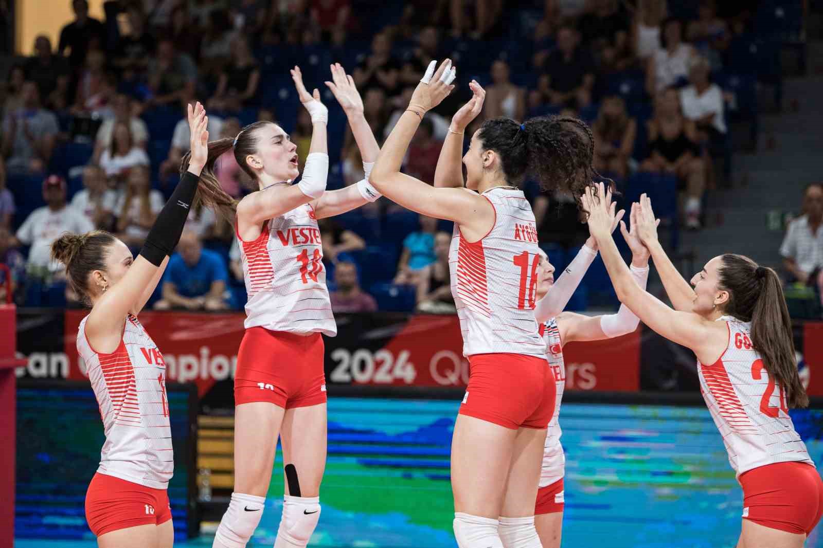 22 YAŞ ALTI KADIN VOLEYBOL MİLLİ TAKIMI, ELEMELERDE GRUBUNU YENİLGİSİZ
