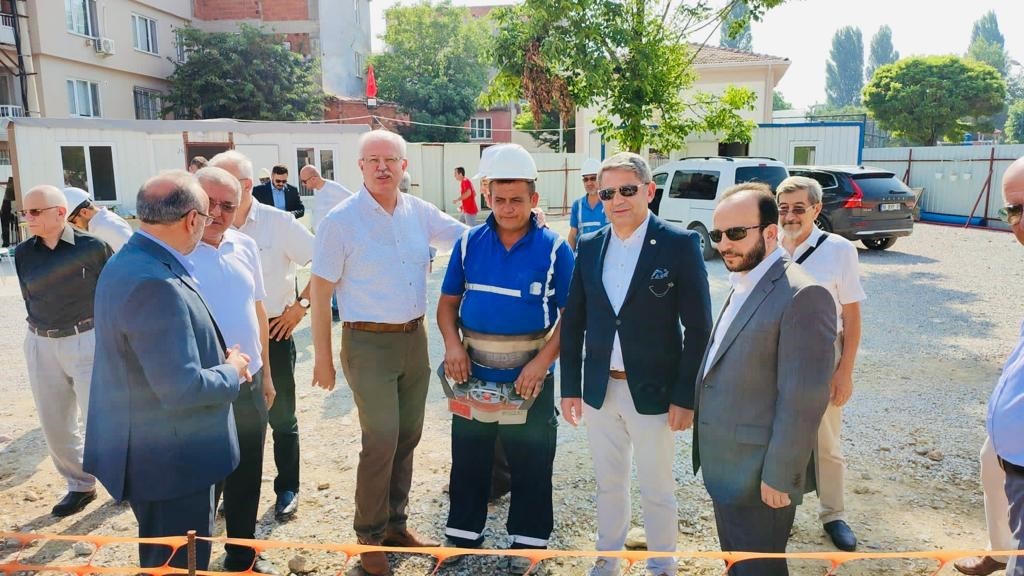 URSA ULUCAMİ DERNEĞİ TARAFINDAN HAYIRSEVER VATANDAŞLARIN DESTEĞİYLE YAPTIRILAN ULUCAMİ, İSLAMİ