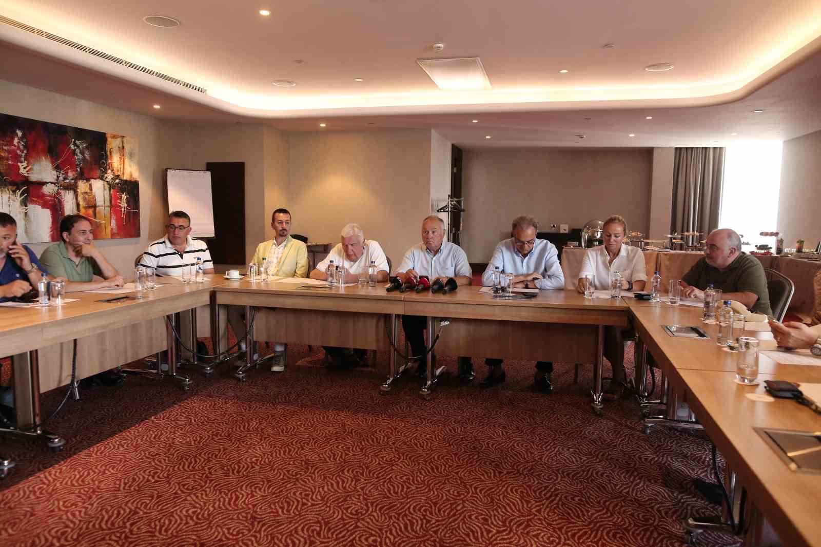 ULUDAĞ KAYAK MERKEZİ TURİZM SANAYİ VE TİCARET A.Ş YÖNETİM KURULU