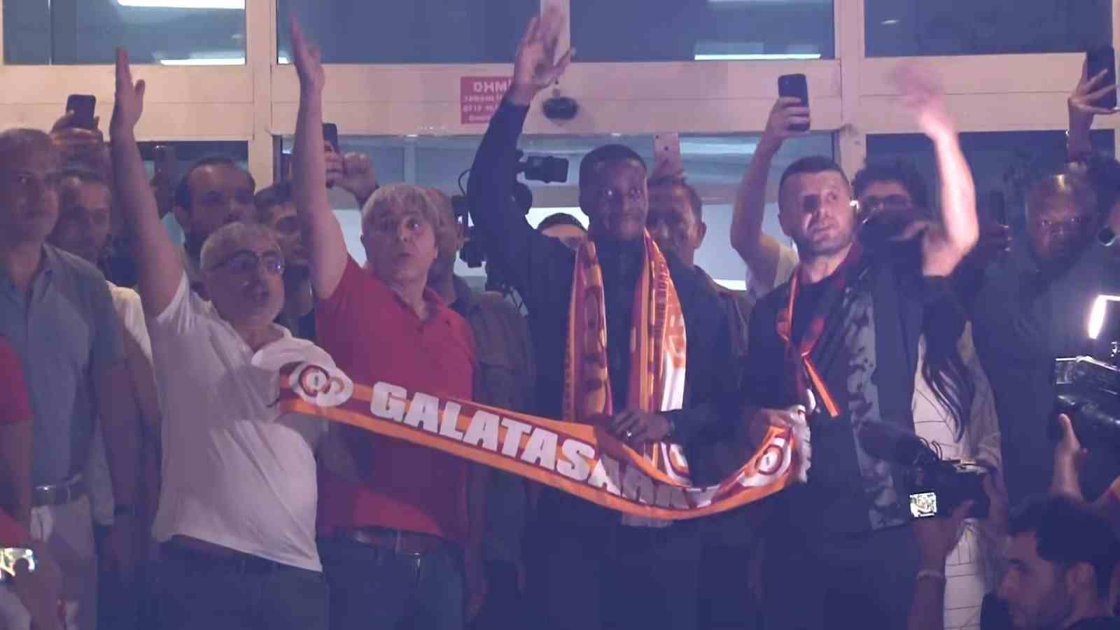 GALATASARAY’IN TRANSFER GÖRÜŞMELERİNE BAŞLADIĞI WİLFRİED ZAHA, İSTANBUL’A GELDİ.
