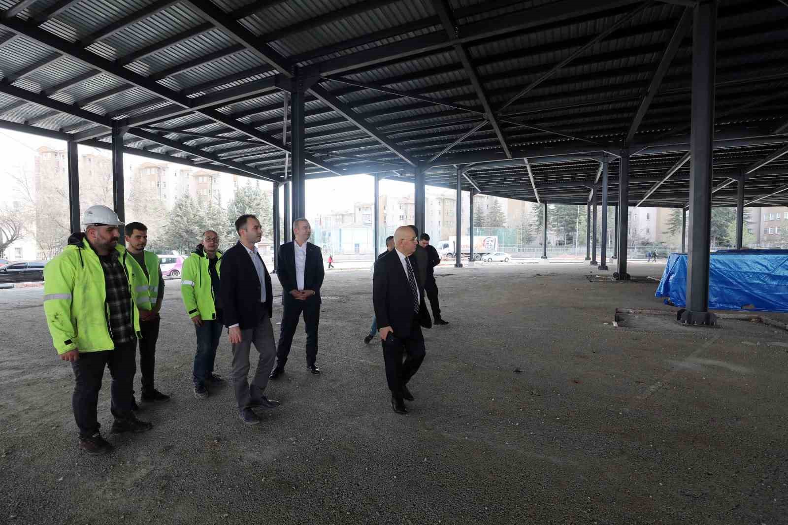 PAZAR YERLERİNİ KAPALI HALE GETİREN YENİMAHALLE BELEDİYESİ, PAZAR ALANLARININ ÜZERİNE