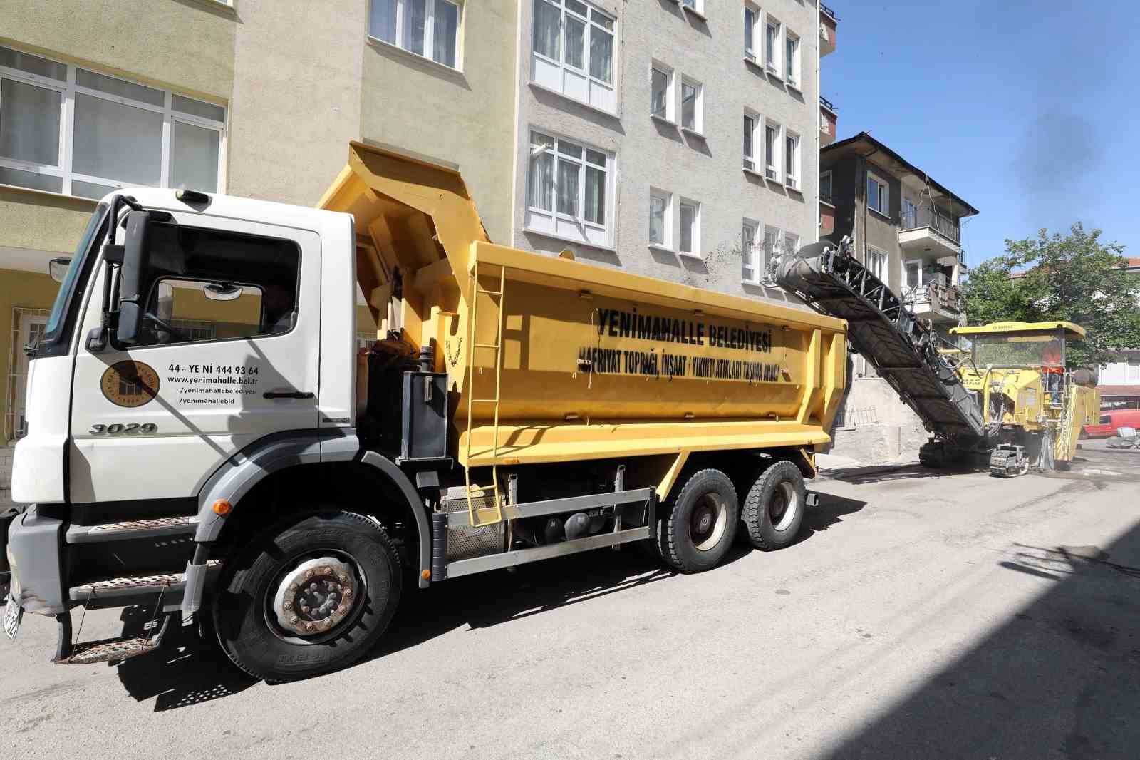 YENİMAHALLE BELEDİYESİ FEN İŞLERİ MÜDÜRLÜĞÜ, İLÇE GENELİNDE ALTYAPI ÇALIŞMALARINA HIZ