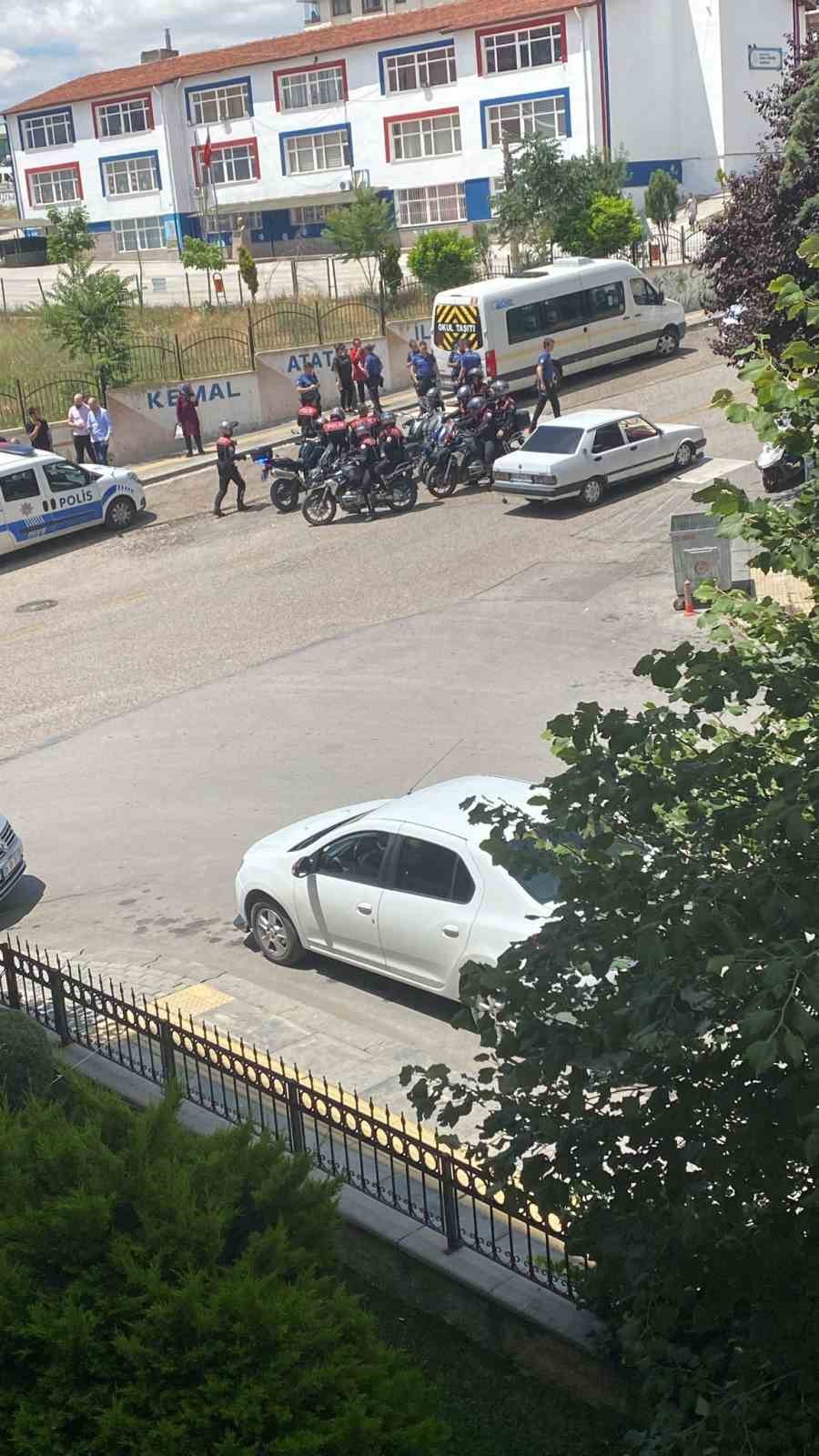 ANKARA’DA BİR KİŞİ, HUSUMETLİ OLDUĞU KAYINBİRADERİNİ SİLAHLA YARALADI. YARALI KAYINBİRADER