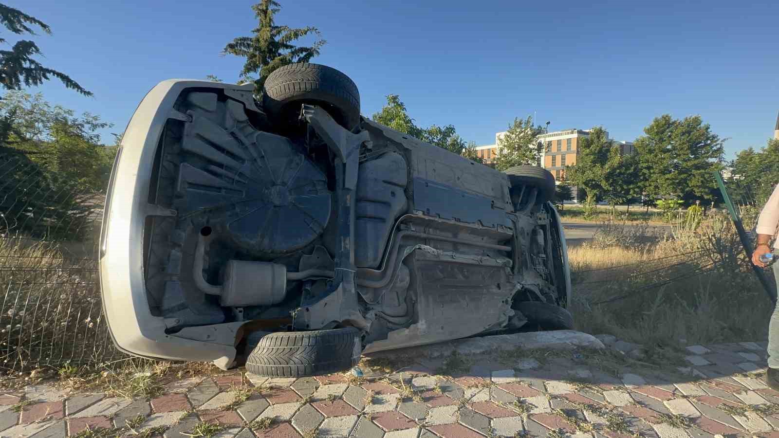 Yoldan çıkıp takla attı, sürücünün burnu bile kanamadı ELAZIĞ’DA MEYDANA GELEN TRAFİK KAZASINDAN BİR ARAÇ TAKLA ATTI. SÜRÜCÜ