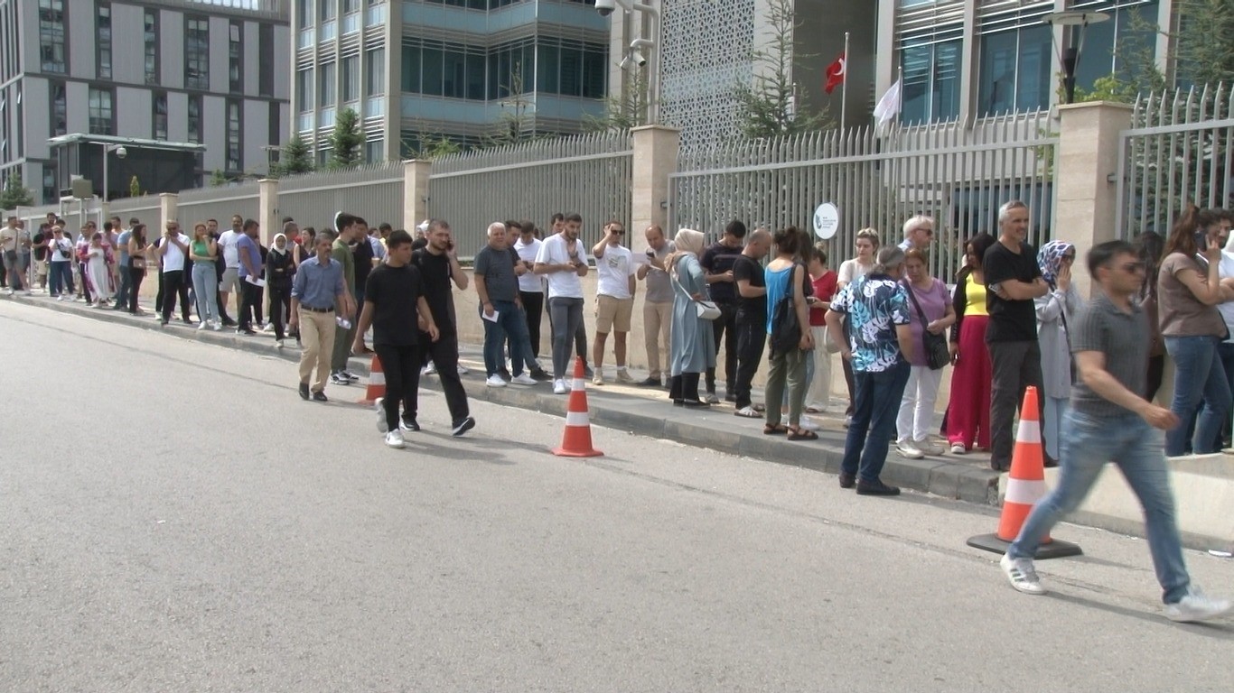 YURTDIŞINDAN YOLCU BERABERİNDEN GETİRİLEN TELEFON KULLANIM İZİN HARCINA GELEN YAKLAŞIK