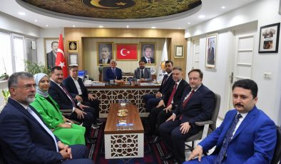 YUSUF ZİYA YILMAZ; “AK PARTİ SİYASETİ, MİLLETE HİZMETKAR OLMA SİYASETİDİR”