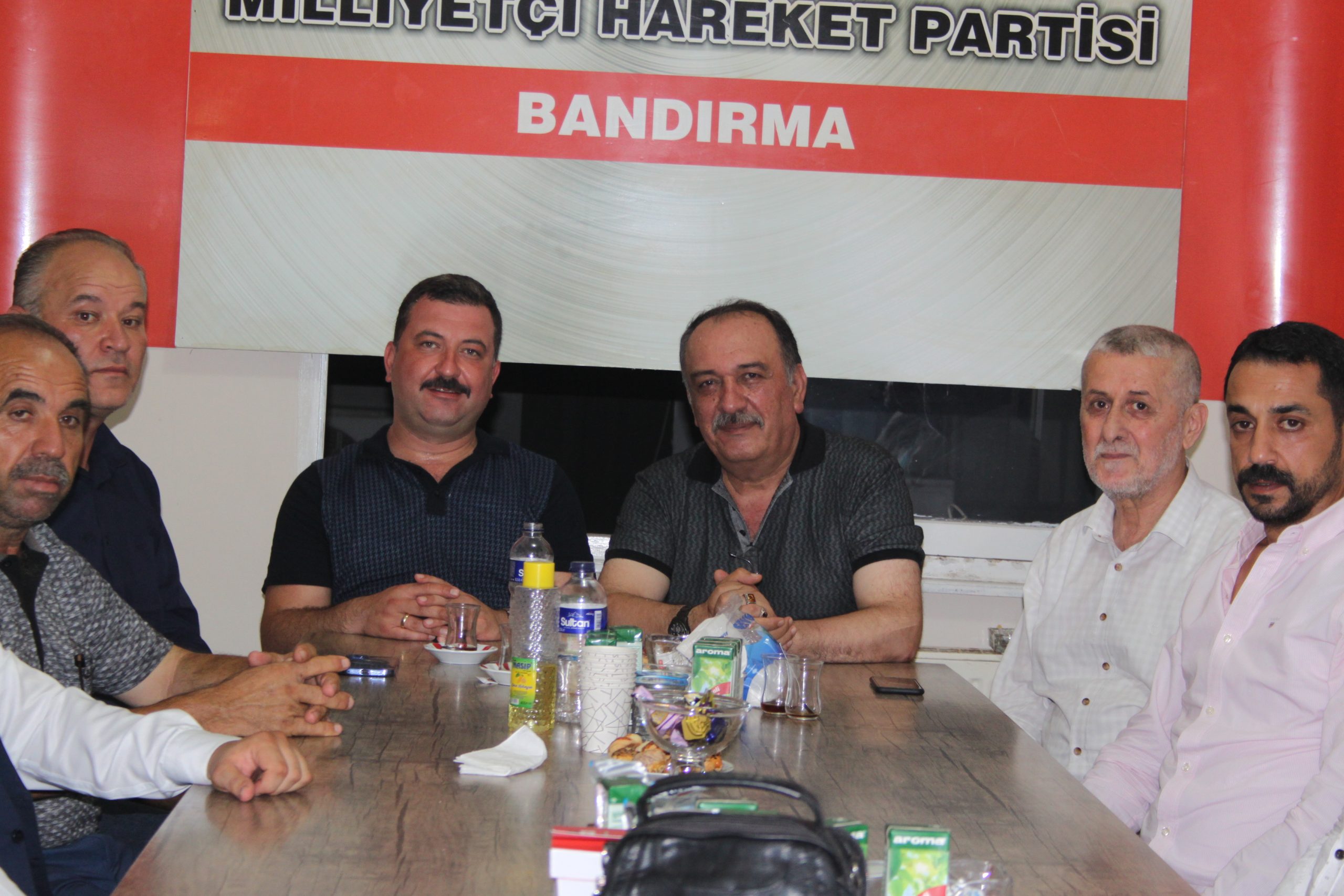 Vekil Yüksel’den Bandırma’nın il gündemine dikkat çeken açıklama MHP Balıkesir Milletvekili Ekrem Gökay Yüksel, MHP Bandırma İlçe Teşkilatını