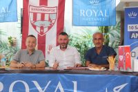 Bandırmaspor, sağlık sponsoru Bandırma Royal Hastanesi ile imza töreni gerçekleştirdi.