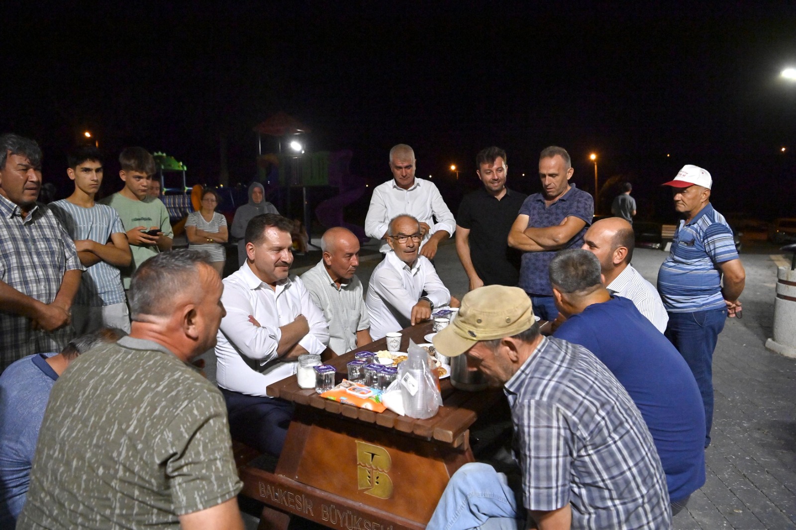 Balıkesir Büyükşehir Belediye Başkanı Yücel Yılmaz, Manyas’taki çalışmaları yerinde inceleyerek
