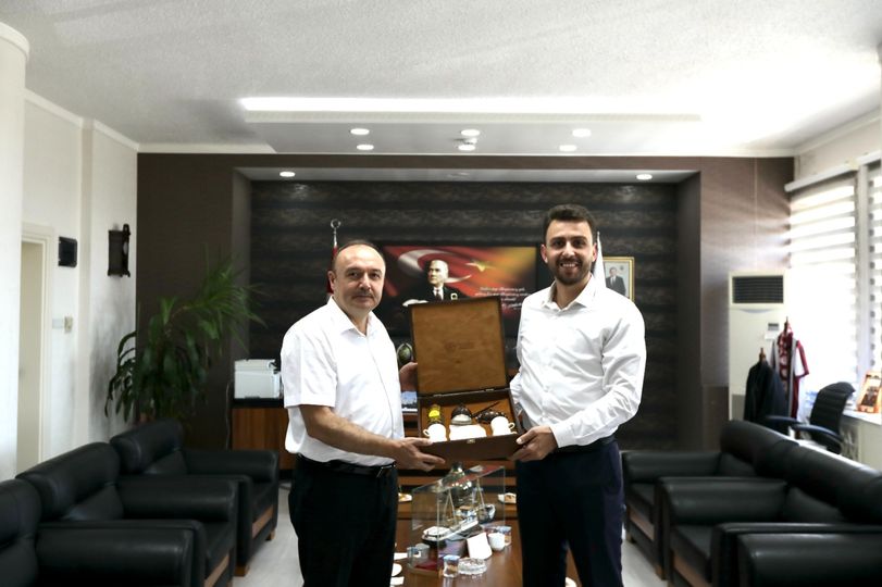 Vekilden BANÜ’ye ziyaret AK Parti Balıkesir Milletvekili Ali Taylan Öztaylan, Bandırma Onyedi Eylül